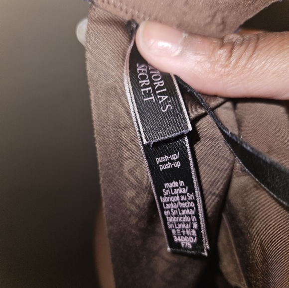 Victoria Secret Bra - Picture 4 of 9